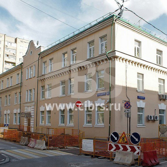 Административное здание Малый Тишинский 23 в Среднем Кондратьевском переулке