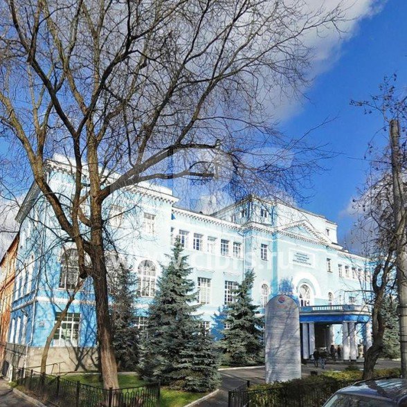 Административное здание Прянишникова 19 на бульваре Матроса Железняка